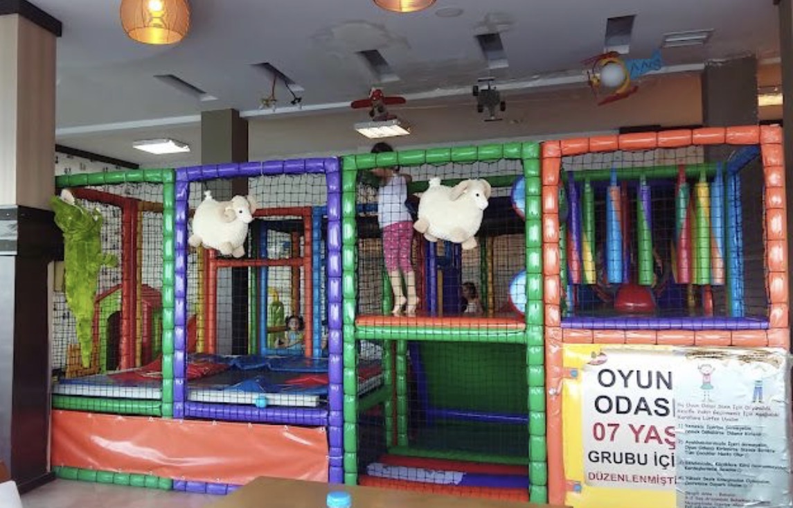 Fevzi Hoca Balık ve Köfte Restoranı mekân fotoğrafı